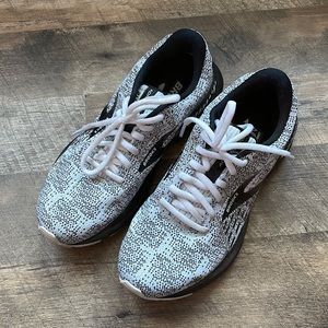 Brooks adrenaline sneakers